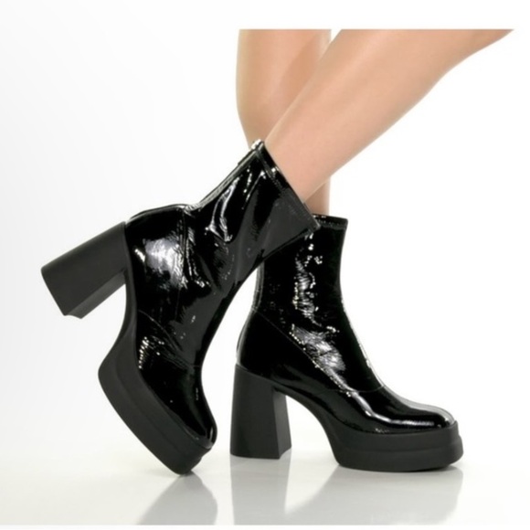 Free People Double Stack Platform Boot in Black Patent NWOB Size 38/7.5-8 - Picture 1 of 11